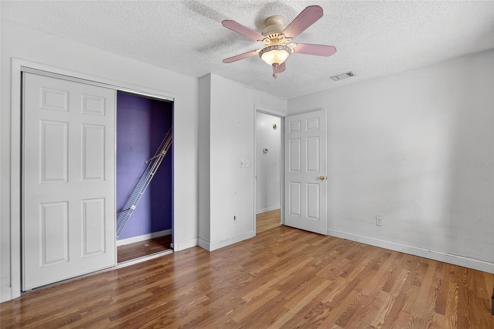 BRANDON-VALRICO HILLS ESTATES - Residential