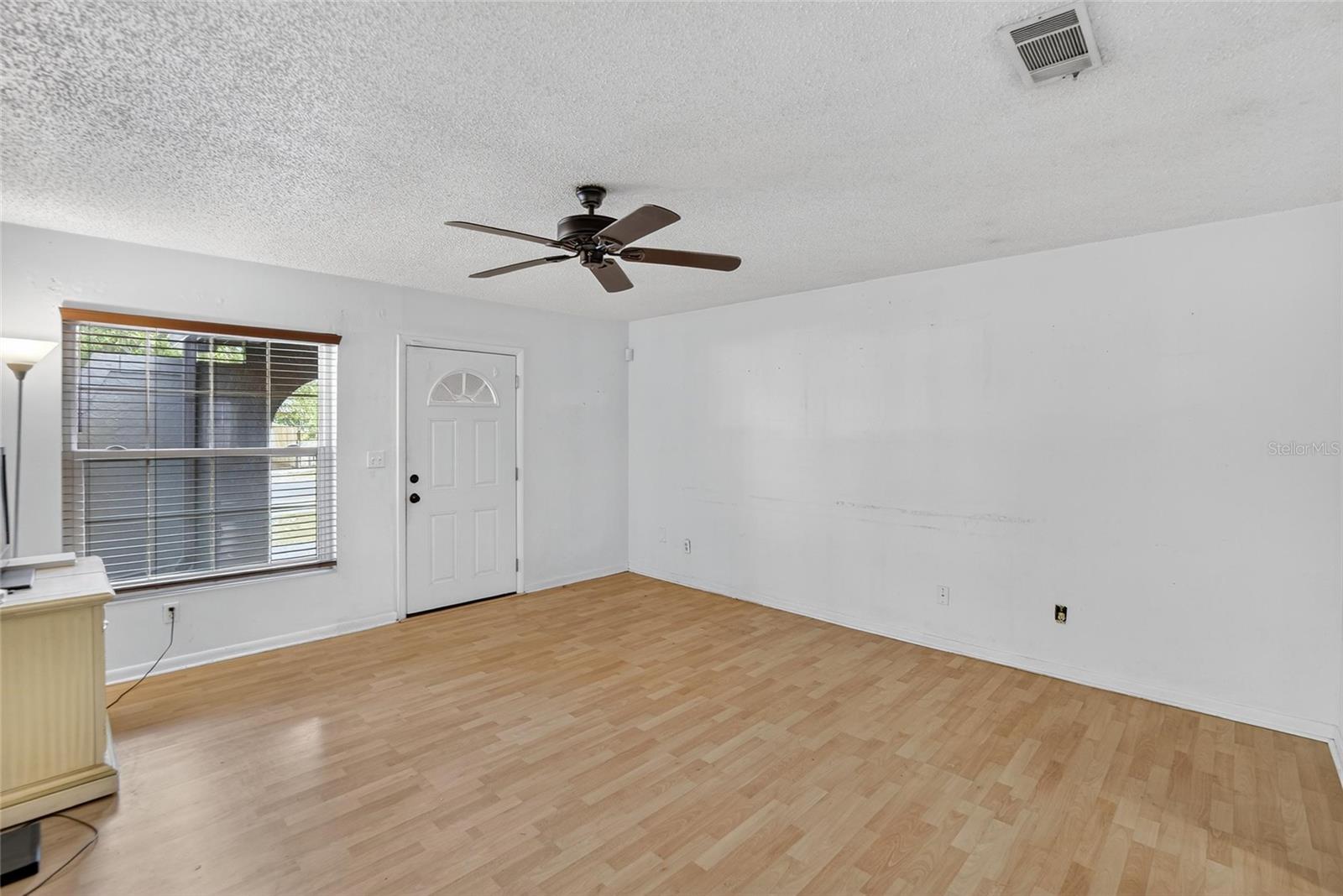 BRANDON-VALRICO HILLS ESTATES - Residential