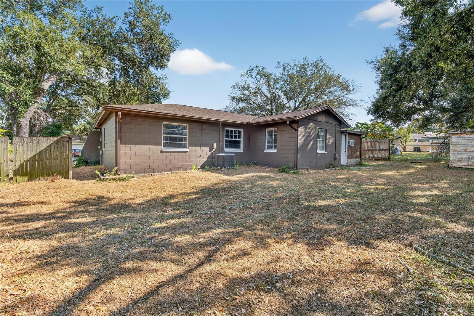 BRANDON-VALRICO HILLS ESTATES - Residential