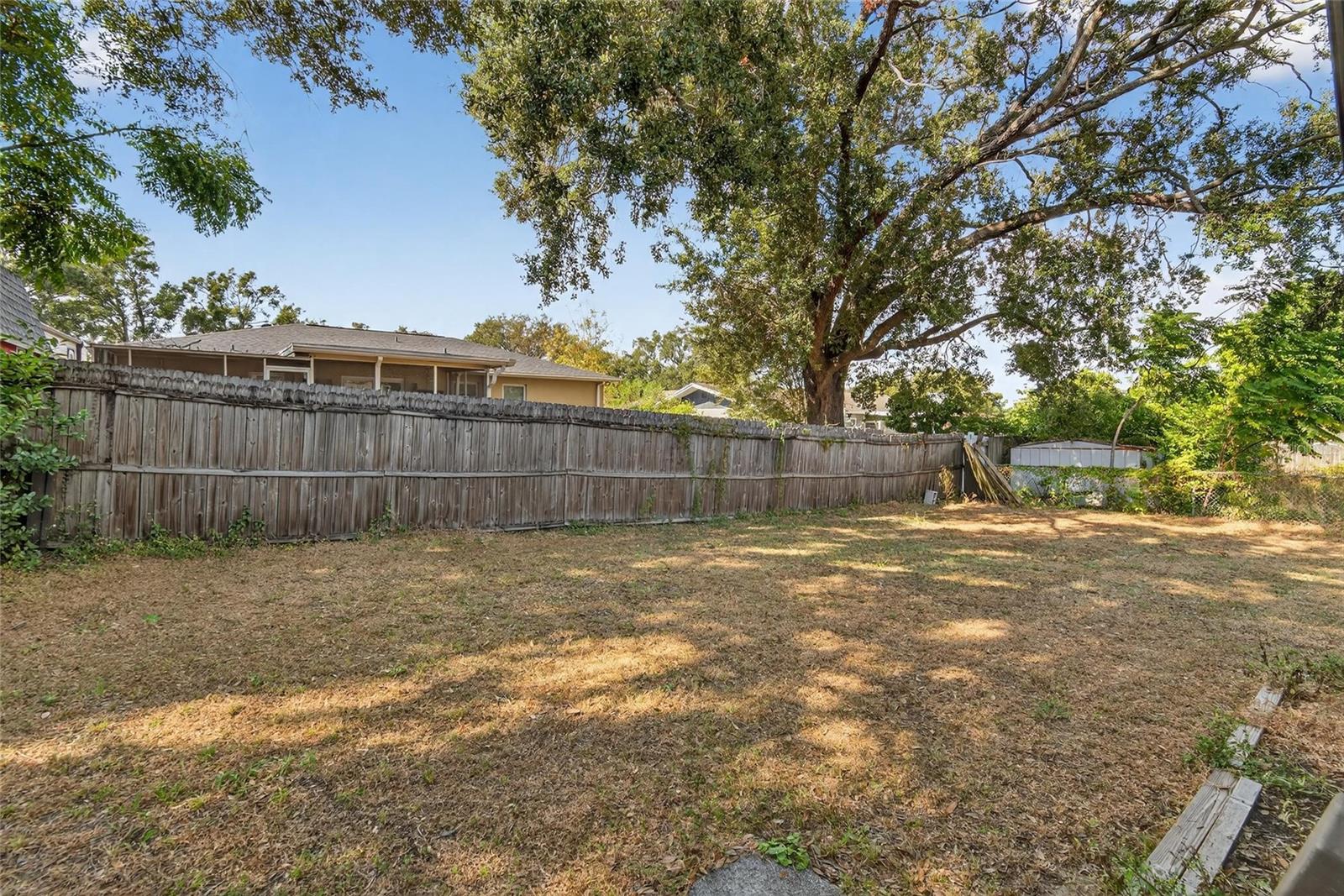 BRANDON-VALRICO HILLS ESTATES - Residential