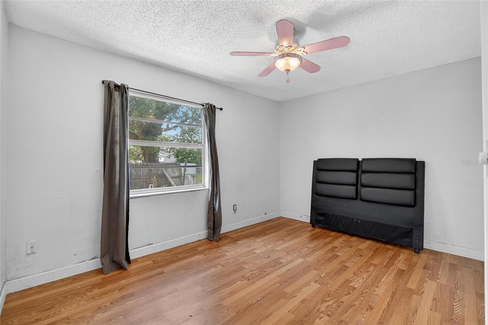 BRANDON-VALRICO HILLS ESTATES - Residential