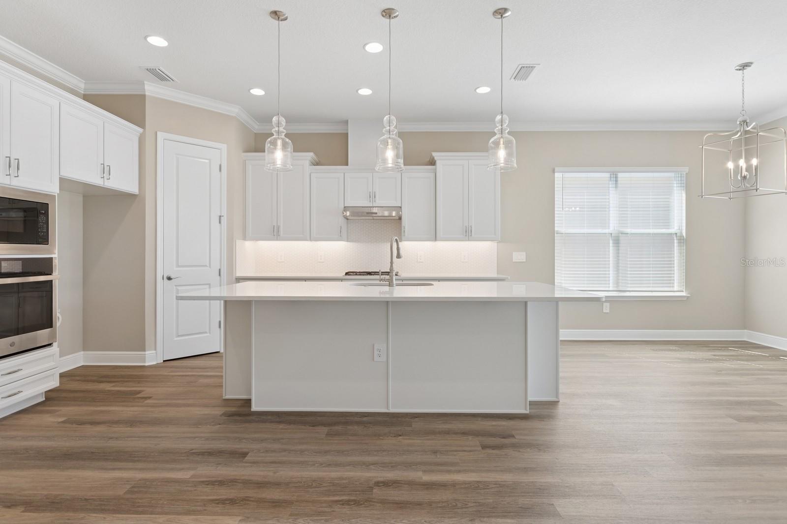 2192 SEAGRASS POINT 427