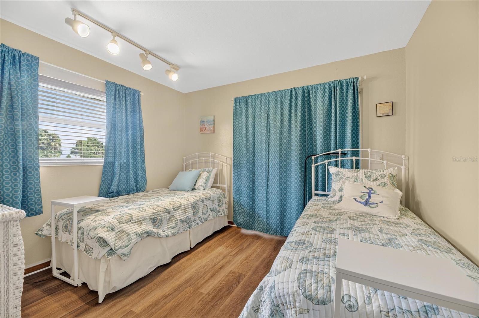 CAMBRIDGE I CONDO - Residential