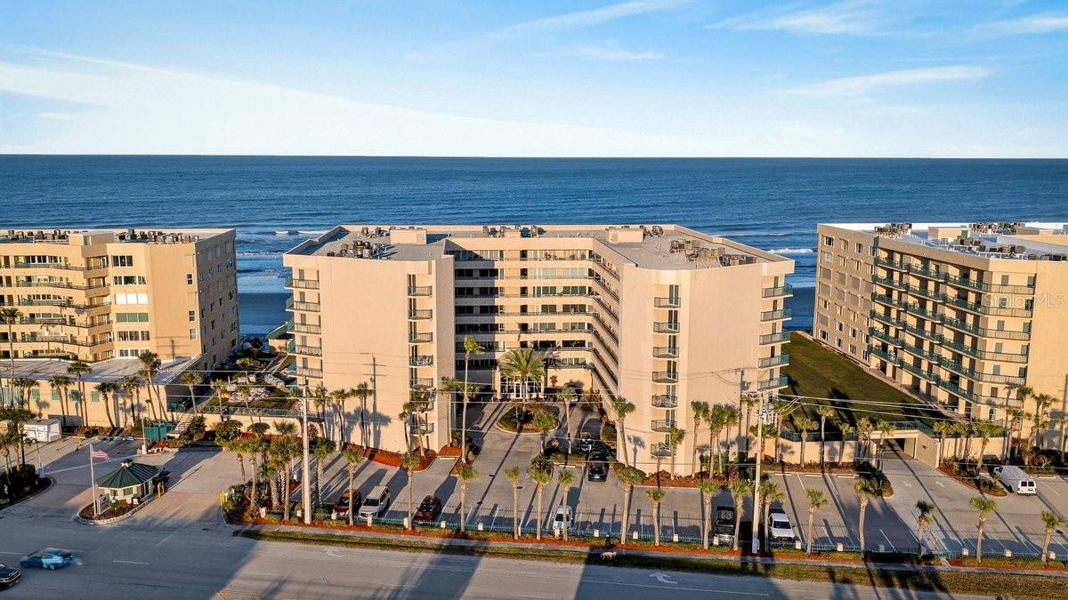 TOWERS AT PONCE INLET TOWER 01 CONDO - Residential