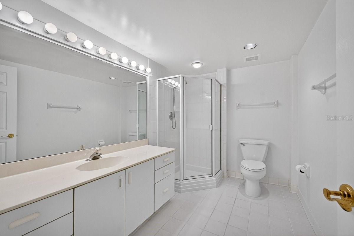 TOWERS AT PONCE INLET TOWER 01 CONDO - Residential