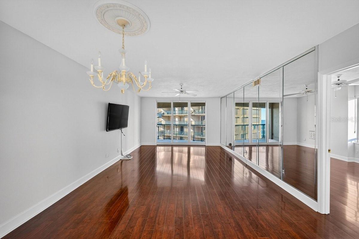 TOWERS AT PONCE INLET TOWER 01 CONDO - Residential