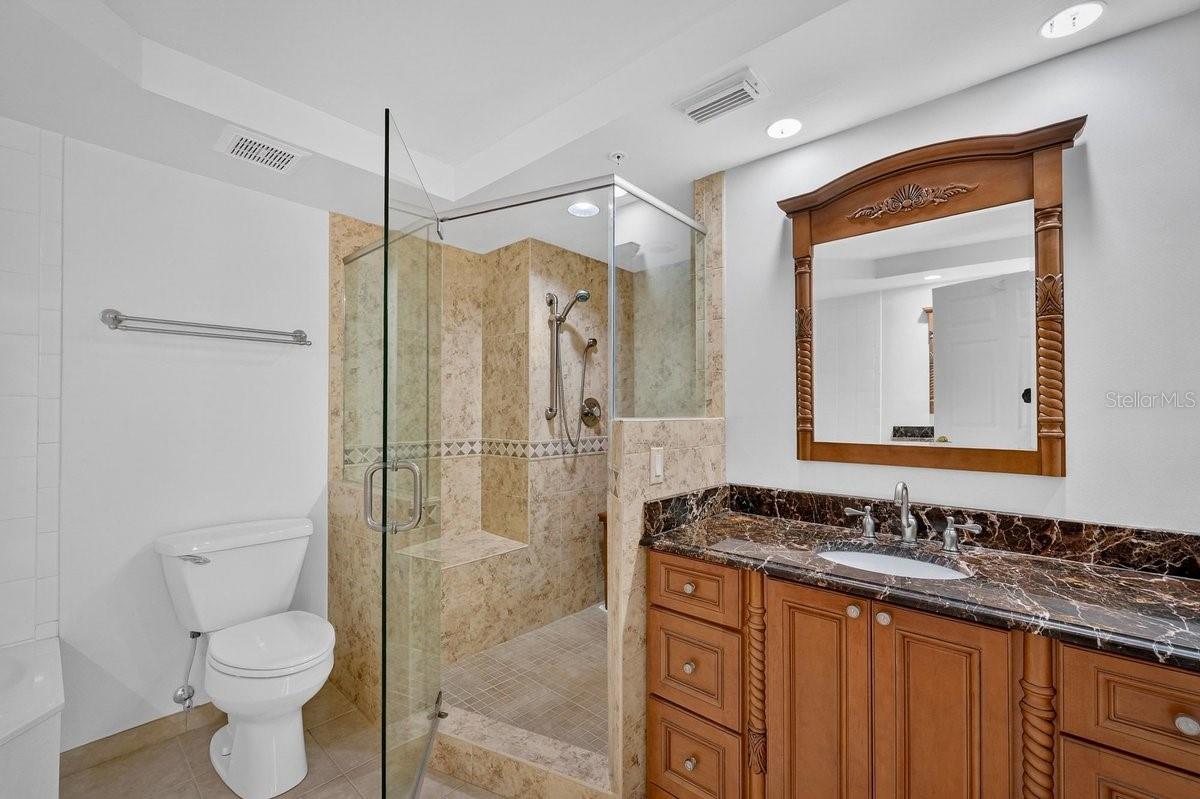 TOWERS AT PONCE INLET TOWER 01 CONDO - Residential