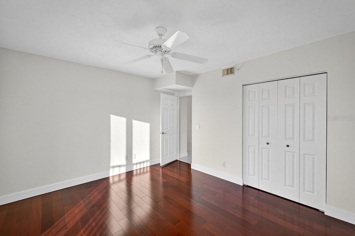 TOWERS AT PONCE INLET TOWER 01 CONDO - Residential