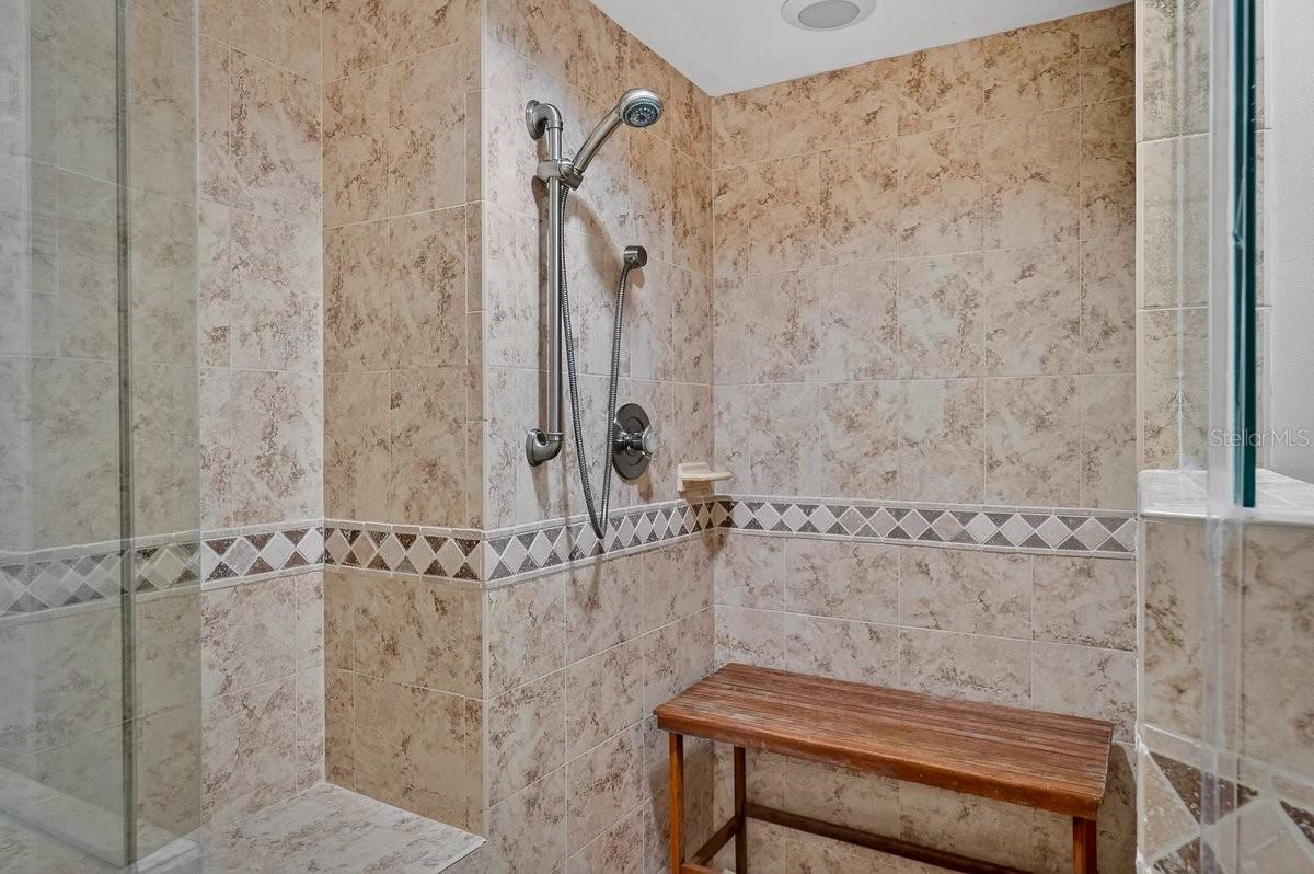 TOWERS AT PONCE INLET TOWER 01 CONDO - Residential