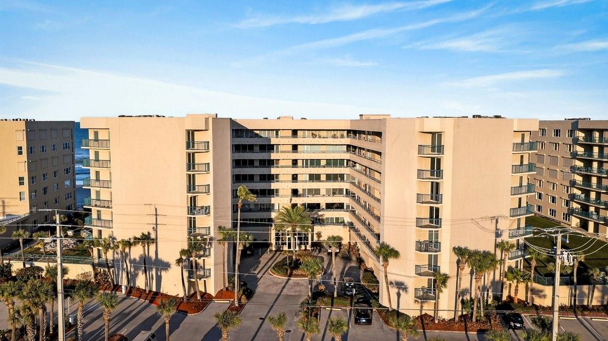 TOWERS AT PONCE INLET TOWER 01 CONDO - Residential