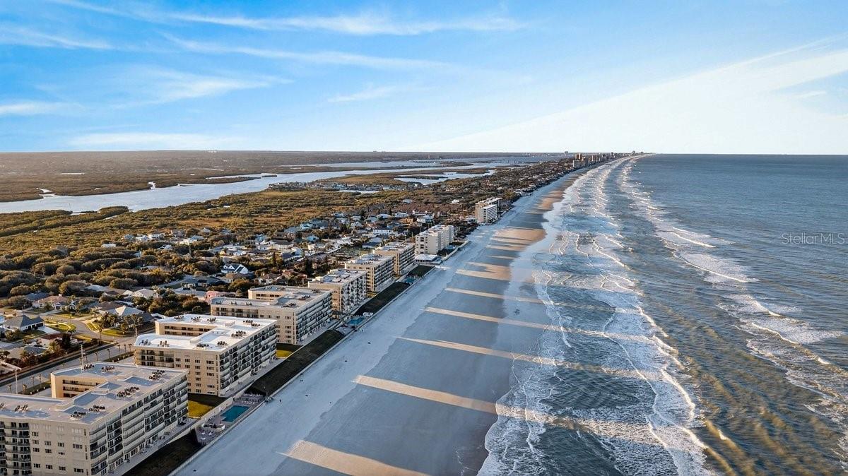 TOWERS AT PONCE INLET TOWER 01 CONDO - Residential