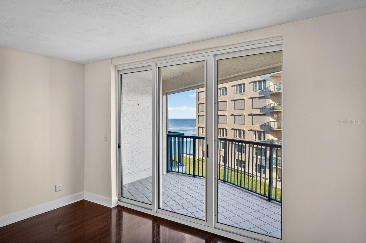 TOWERS AT PONCE INLET TOWER 01 CONDO - Residential