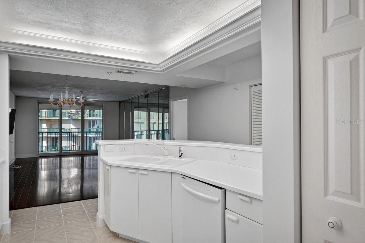 TOWERS AT PONCE INLET TOWER 01 CONDO - Residential