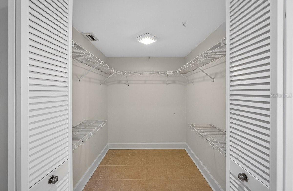 TOWERS AT PONCE INLET TOWER 01 CONDO - Residential