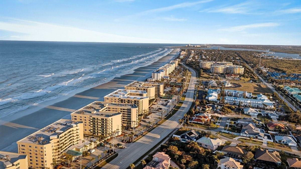 TOWERS AT PONCE INLET TOWER 01 CONDO - Residential