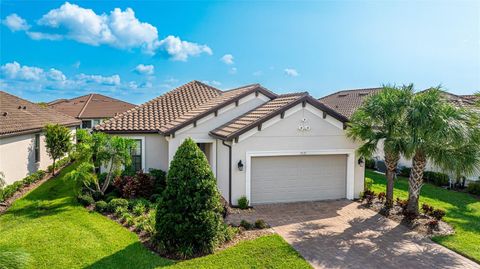 A home in PALMETTO