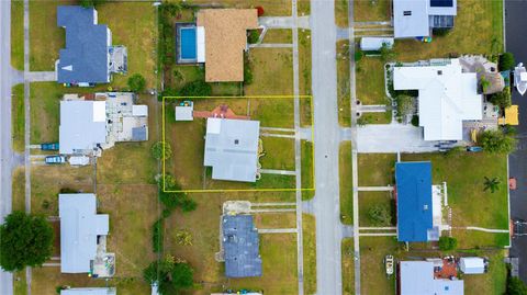 A home in PORT CHARLOTTE