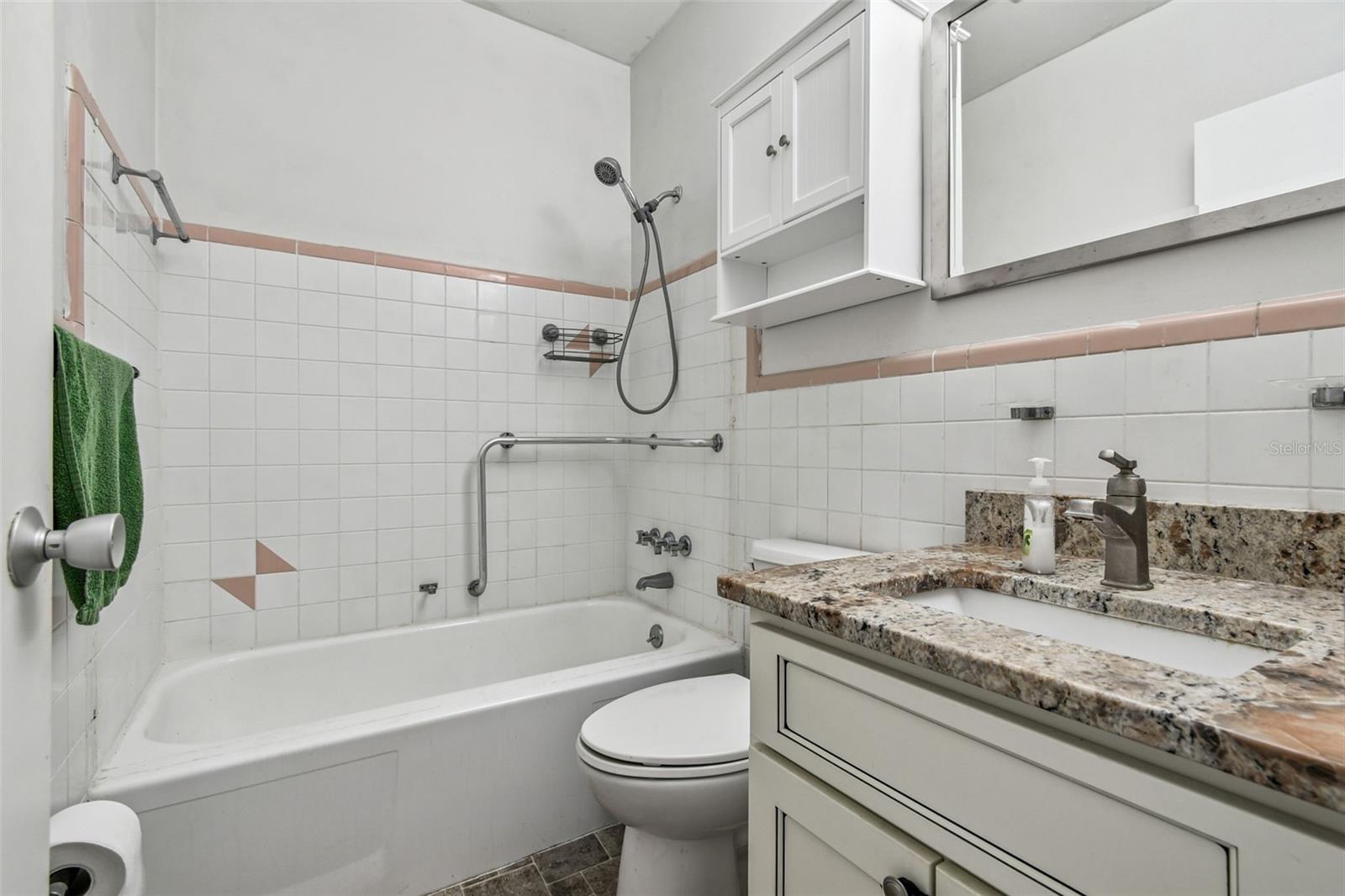 CLEARVIEW OAKS PARADISE - Residential