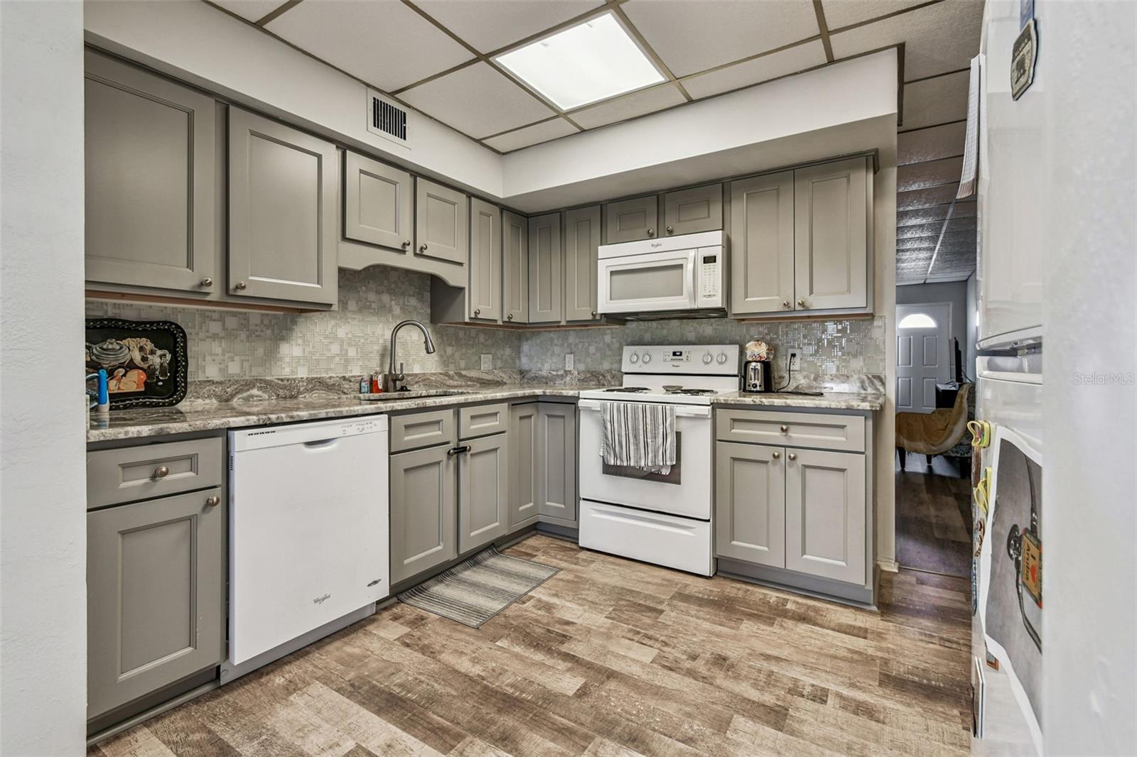 CLEARVIEW OAKS PARADISE - Residential