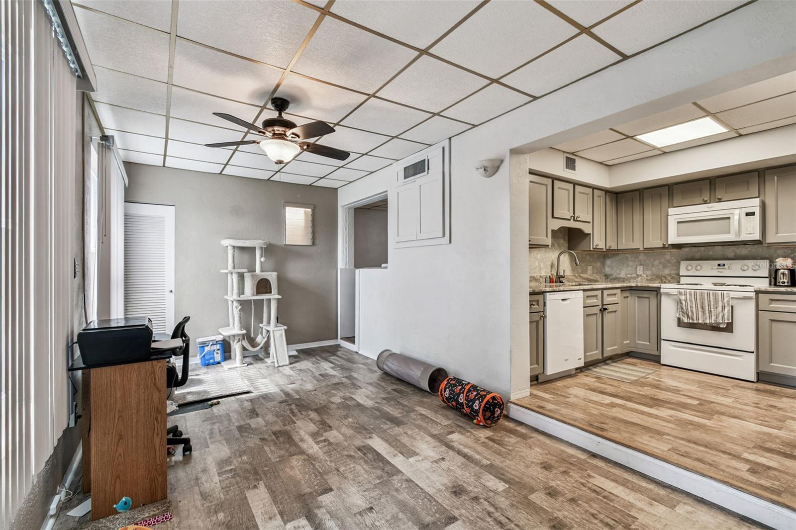 CLEARVIEW OAKS PARADISE - Residential