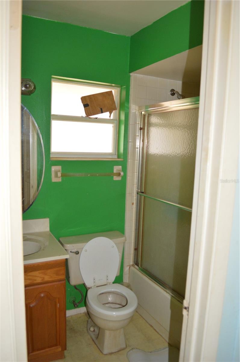 UNIVERSITY PLACE - Residential