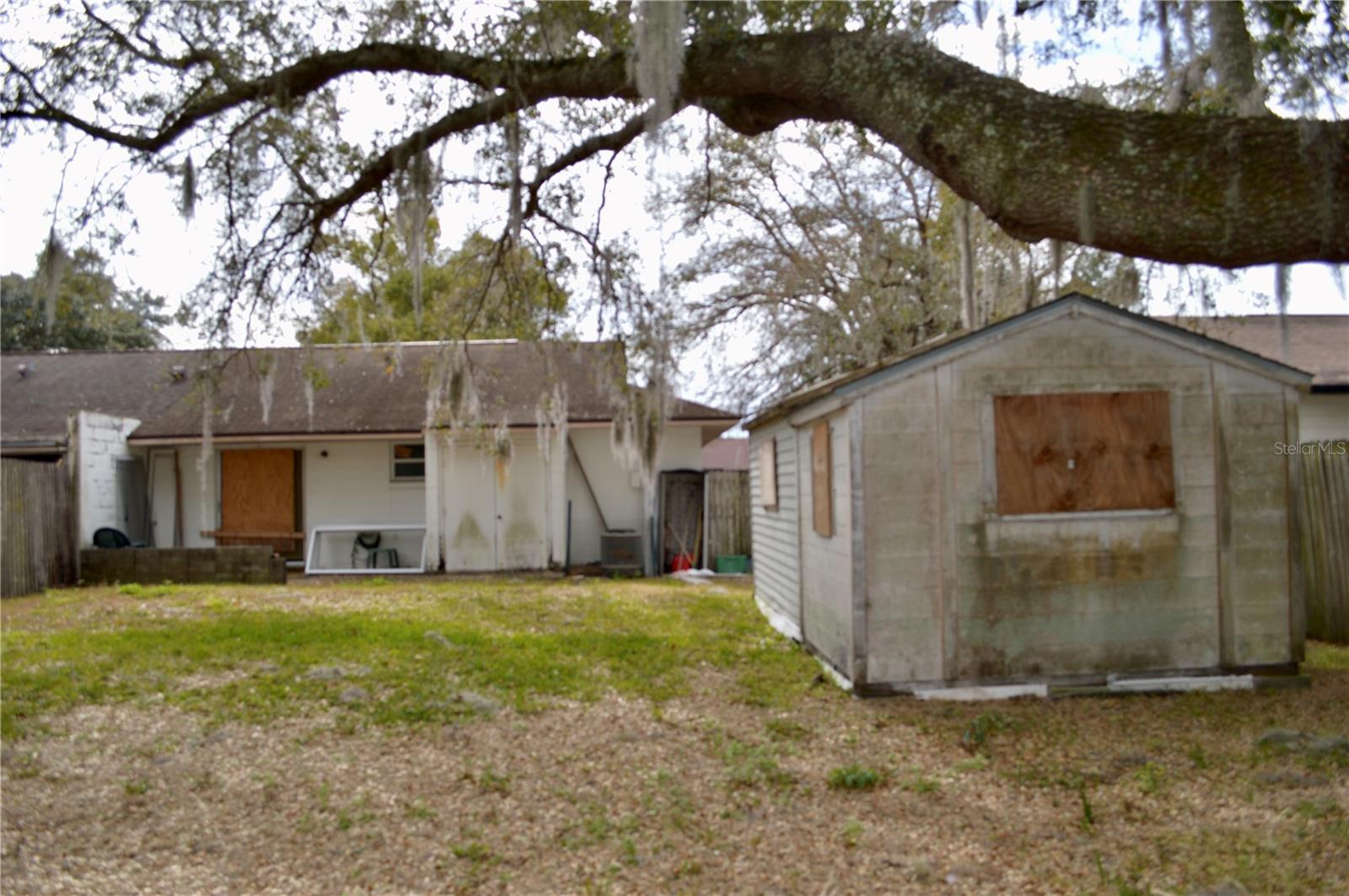 UNIVERSITY PLACE - Residential