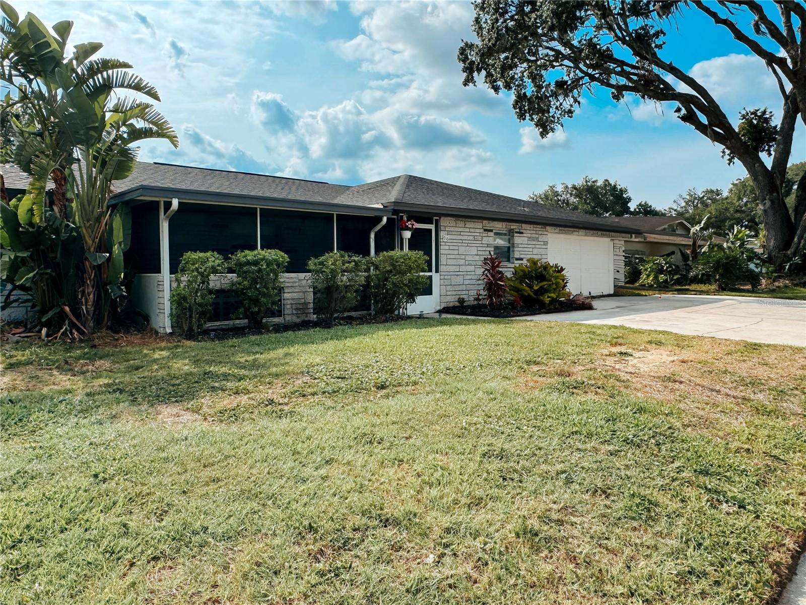 916 SHANGRI LA DRIVE