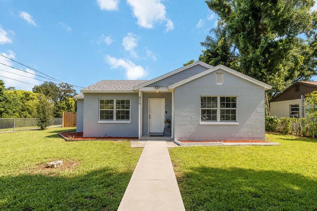 Photo of 809 Columbia Street, Orlando, FL 32805 (MLS # O6423784)