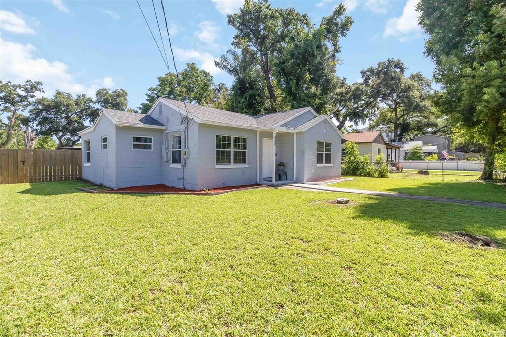 Photo of 809 Columbia Street, Orlando, FL 32805 (MLS # O6423784)