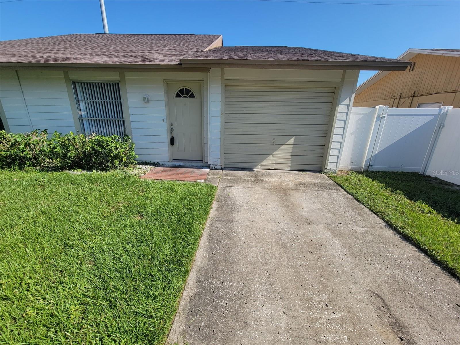 LAKE PADGETT SOUTH UN 4 REP - Residential Lease