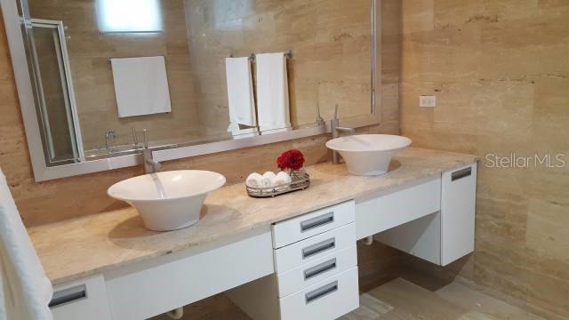 OCEAN ONE PENTHOUSE - Residential