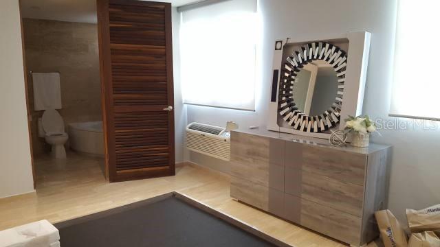 OCEAN ONE PENTHOUSE - Residential