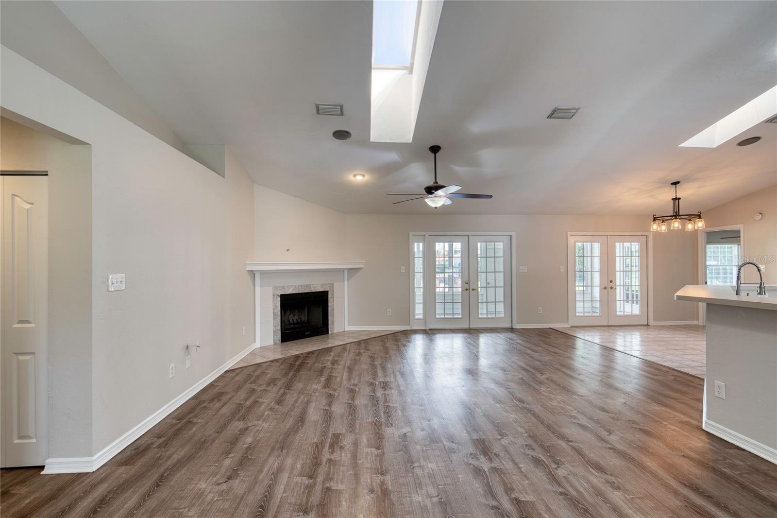 SUNSHINE ACRES - Residential