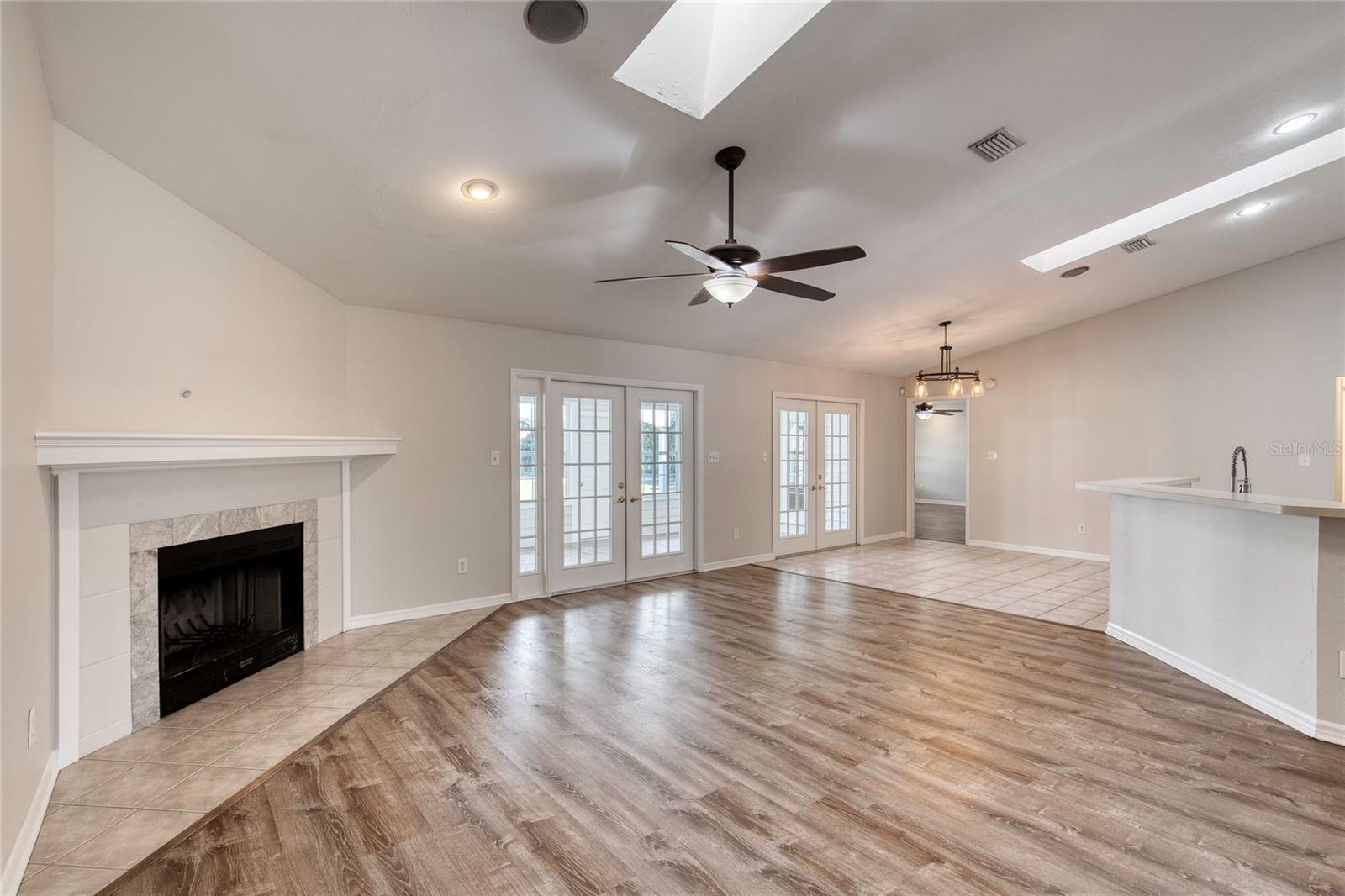 SUNSHINE ACRES - Residential