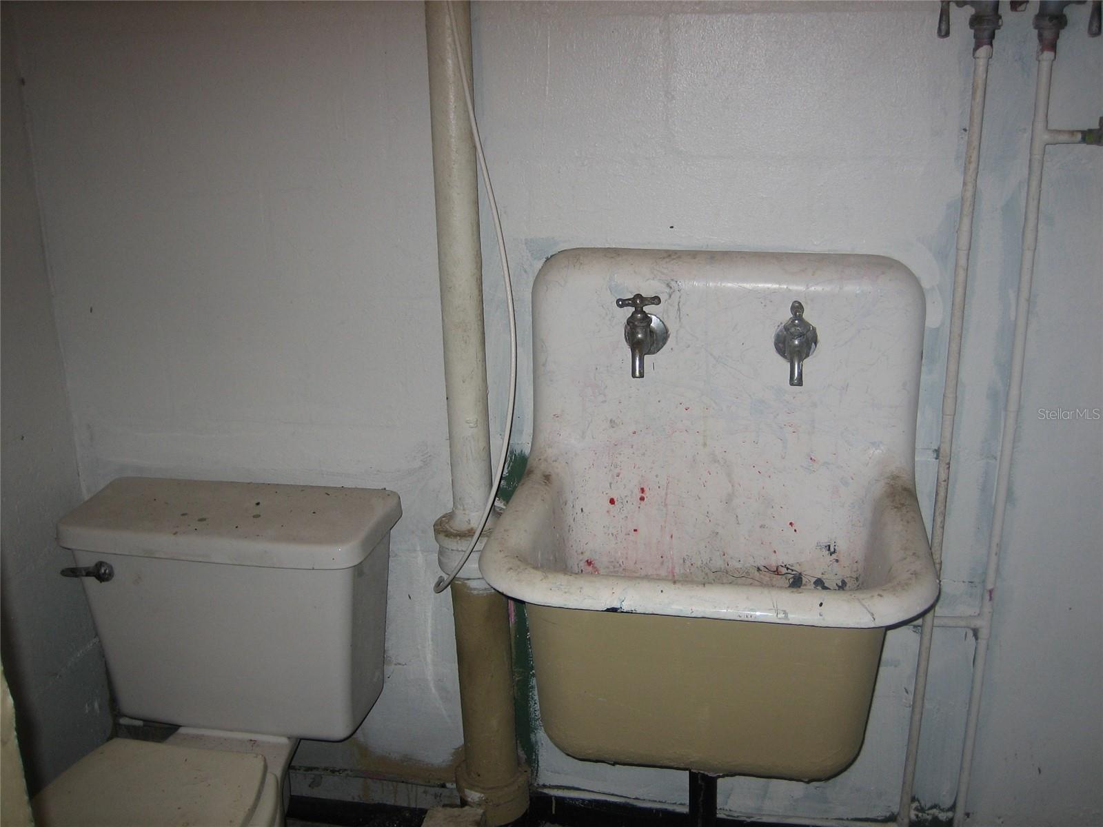 DUNEDIN ISLES 1 - Residential Lease