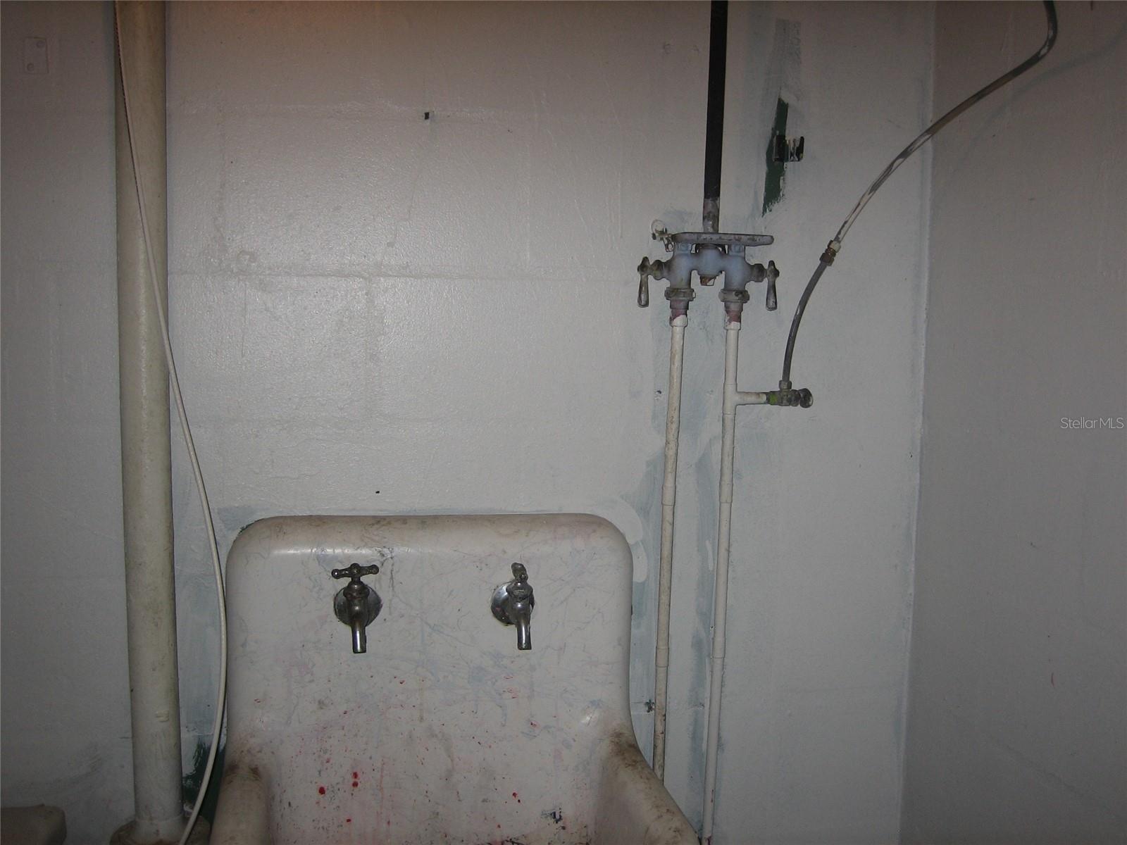 DUNEDIN ISLES 1 - Residential Lease