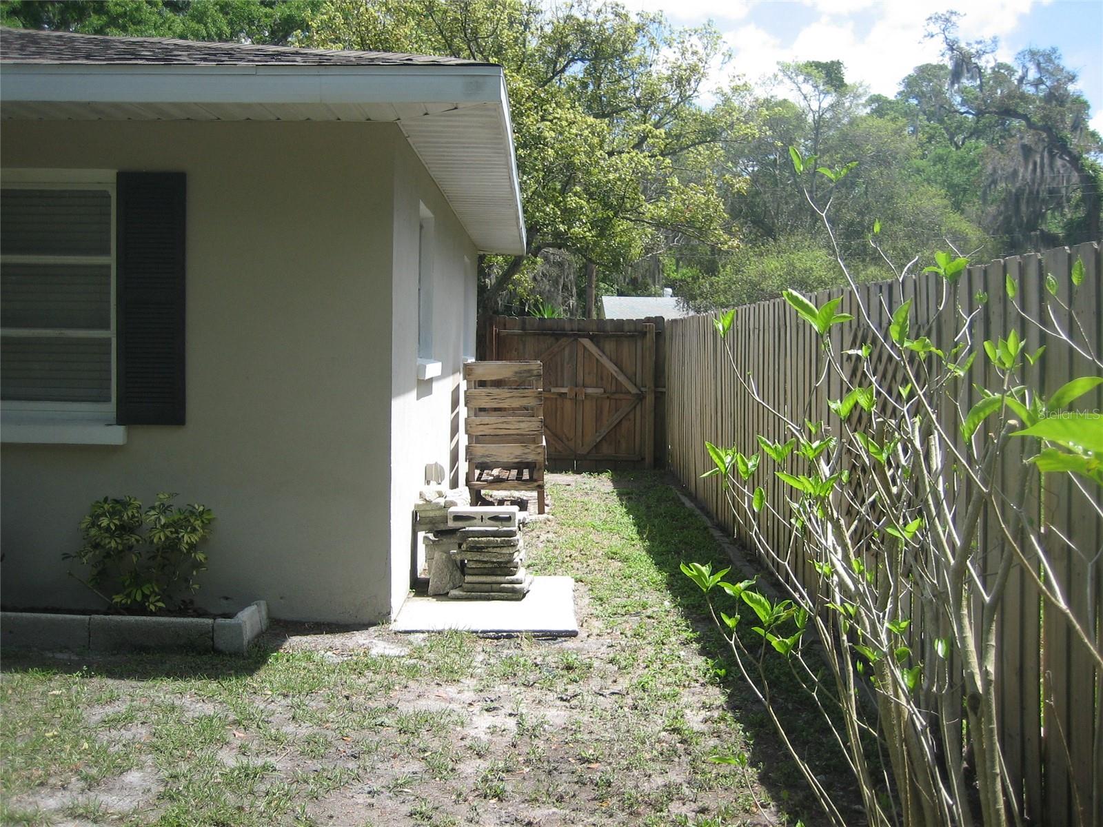 DUNEDIN ISLES 1 - Residential Lease