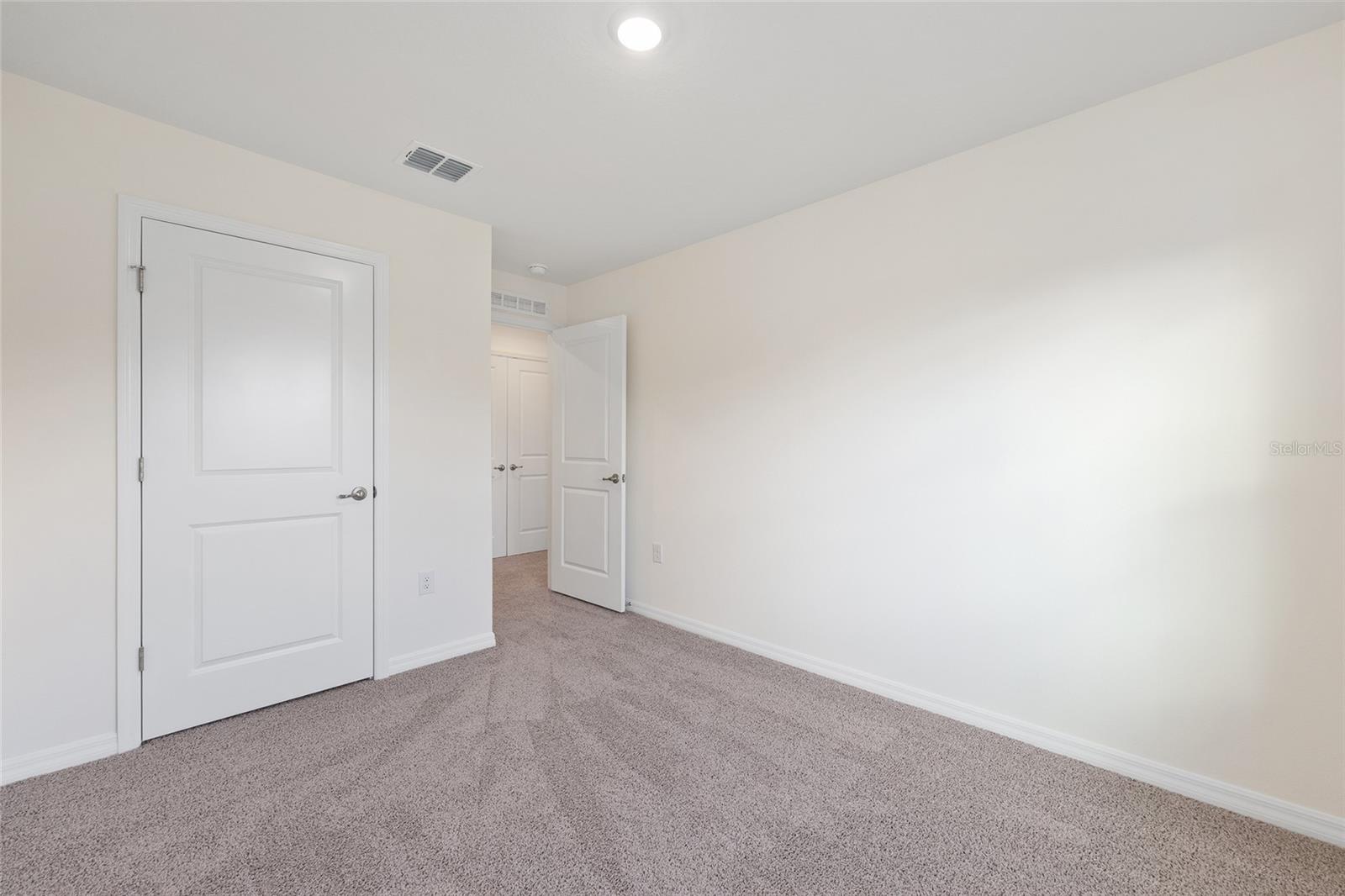 LAUREL COMMONS - Residential Lease