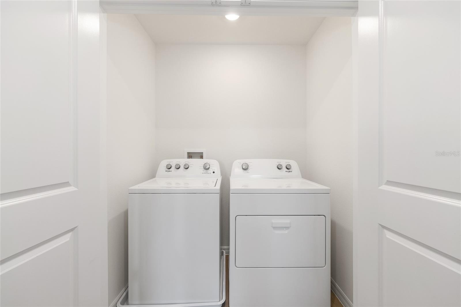 LAUREL COMMONS - Residential Lease