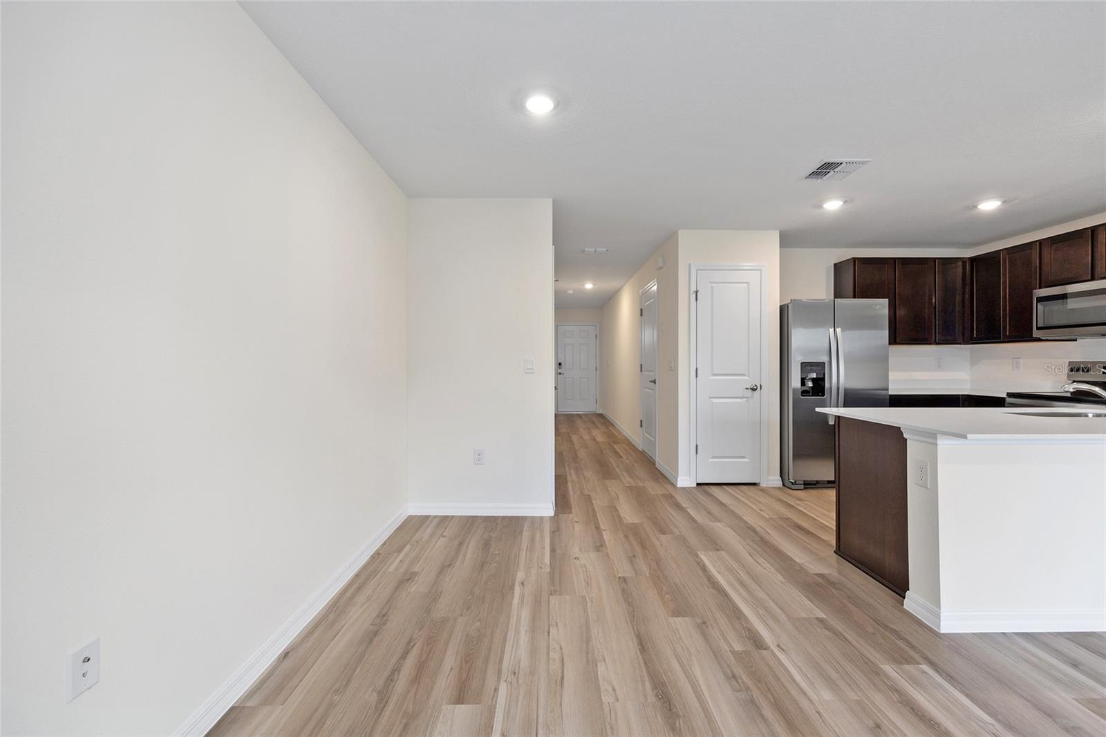 LAUREL COMMONS - Residential Lease