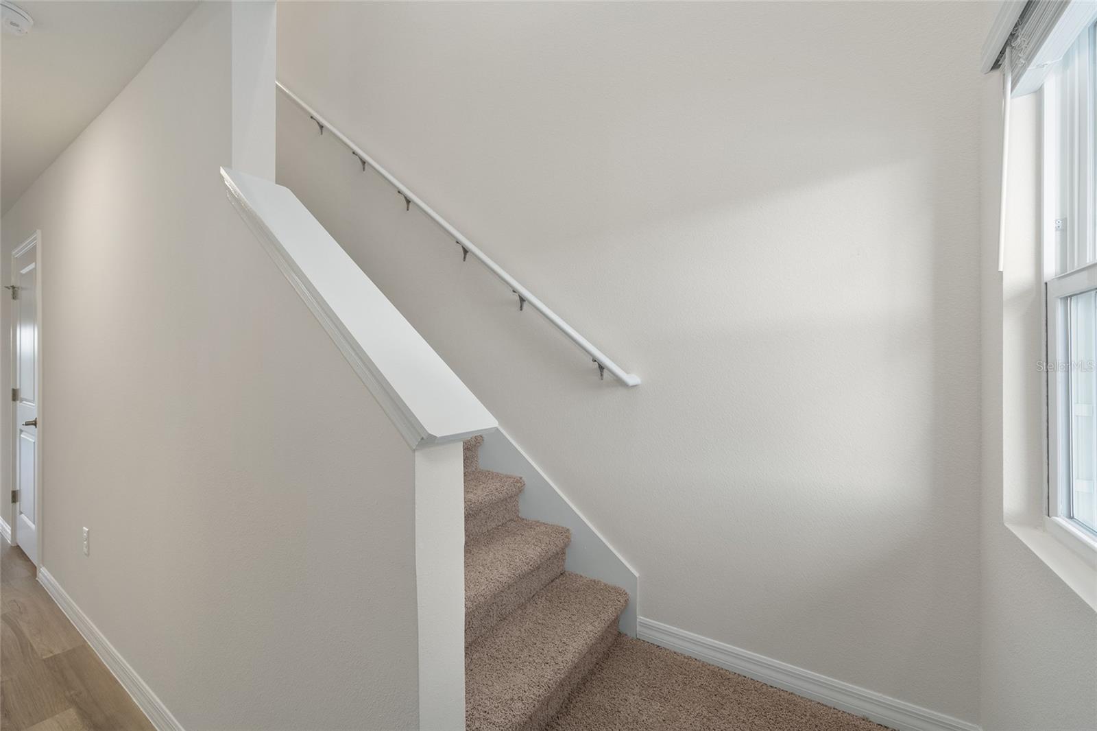 LAUREL COMMONS - Residential Lease