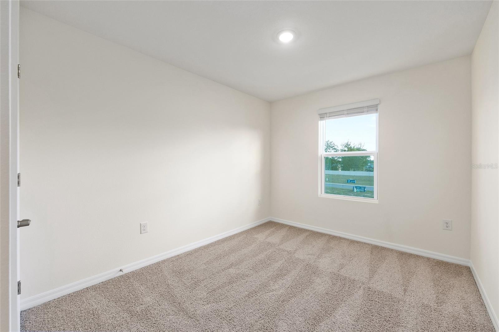 LAUREL COMMONS - Residential Lease