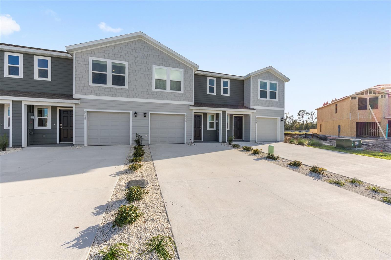 LAUREL COMMONS - Residential Lease