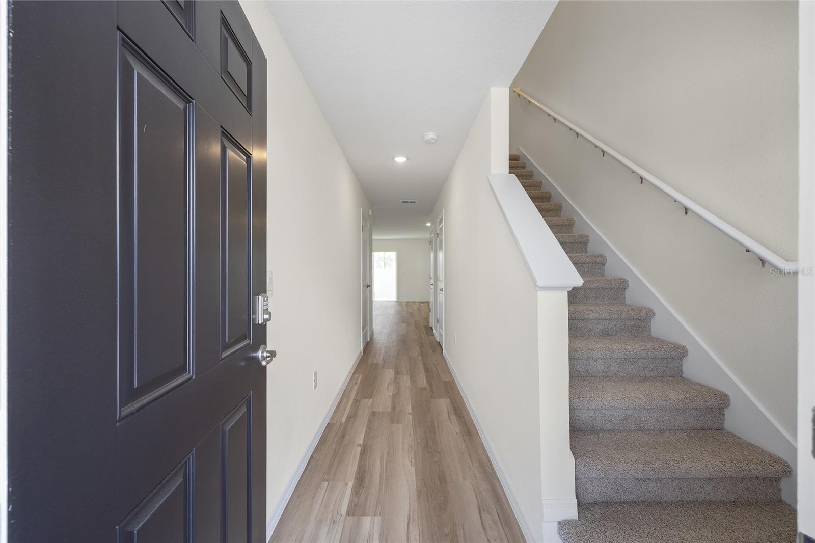 LAUREL COMMONS - Residential Lease