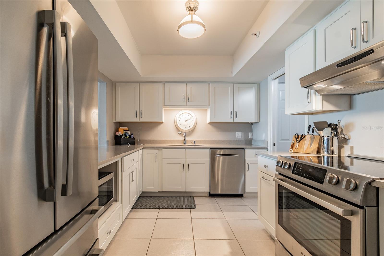MADEIRA SANDS CONDO - Residential Lease