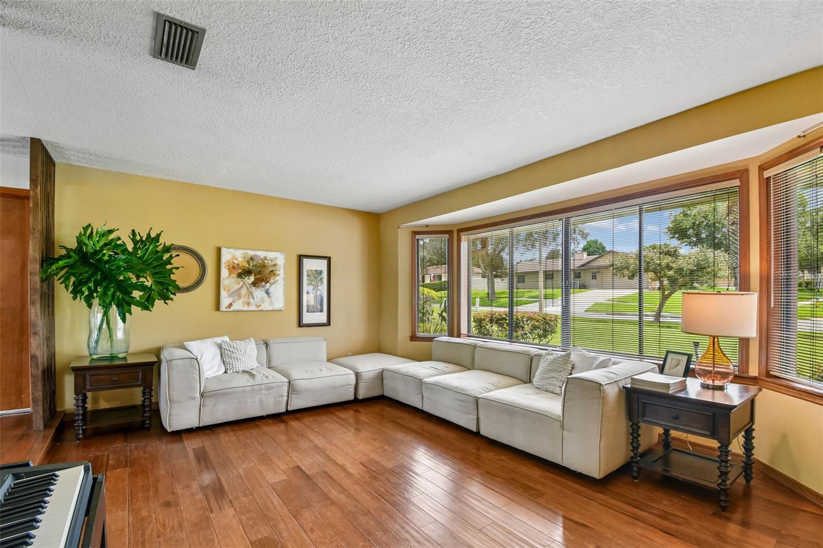 507 FERNWOOD DRIVE