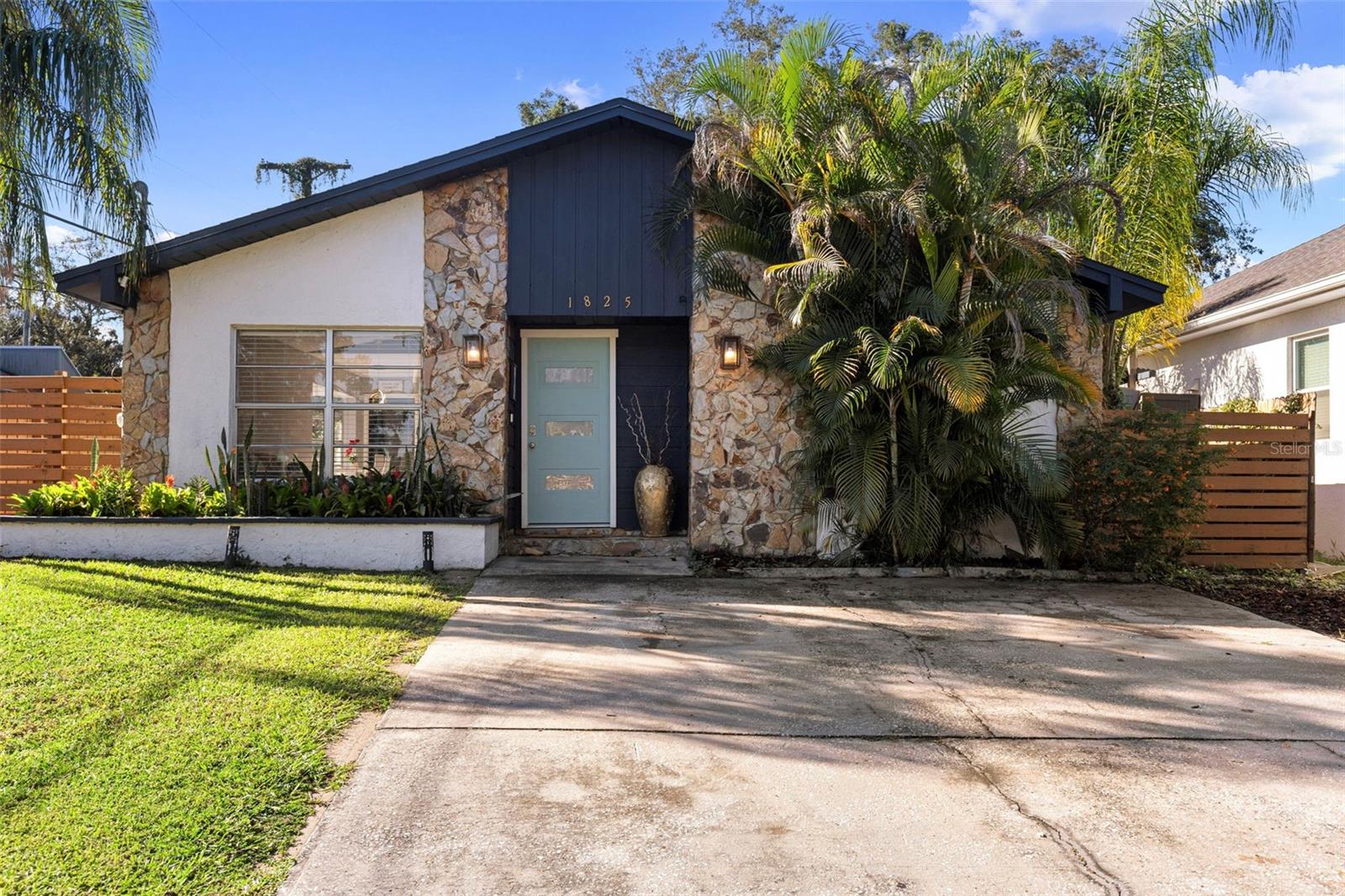 1825 E ESKIMO AVENUE