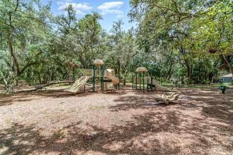 A home in LAKE MARY