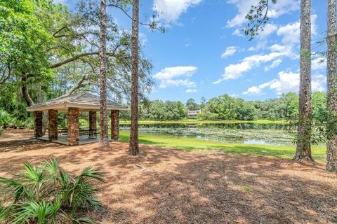 A home in LAKE MARY