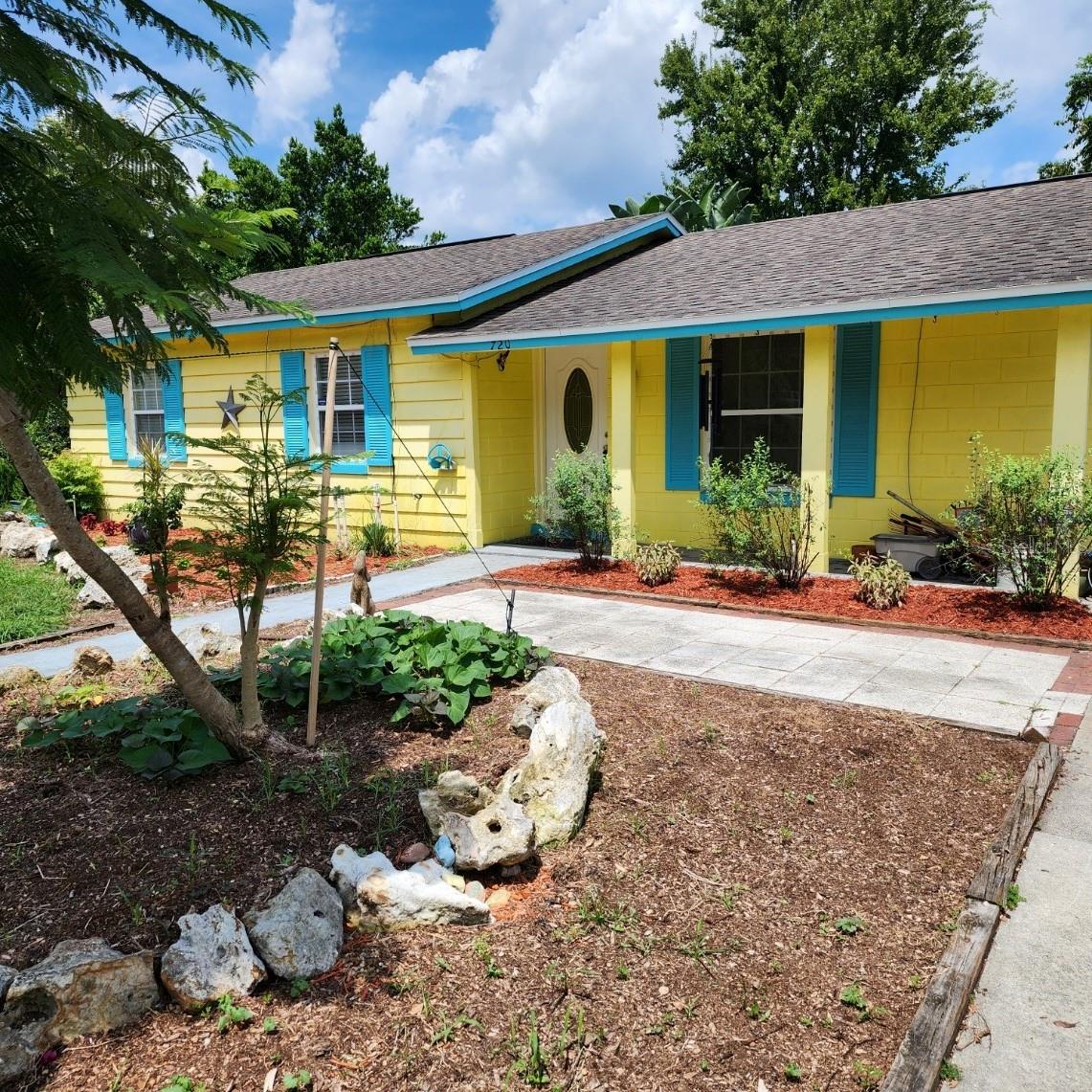 720 BAYWOOD CIRCLE